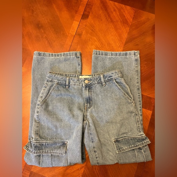 Revolve Women’s Denim Cargo Jeans High Waist Wide Leg 01 - Picture 4 of 12